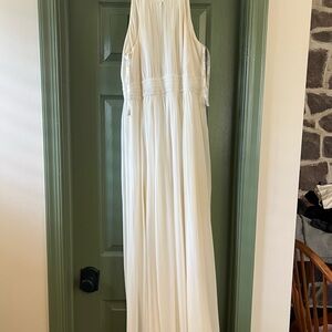 Elegant White Maxi Dress